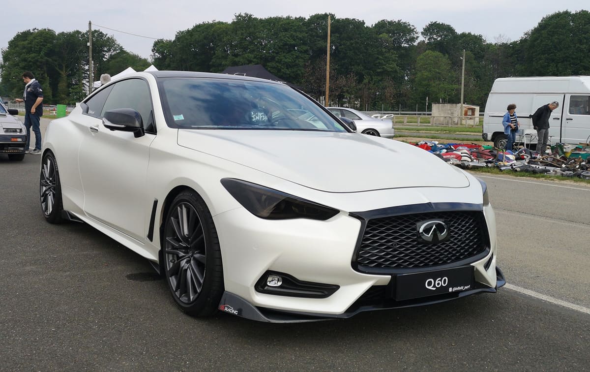 マツダ インフィニティQ60