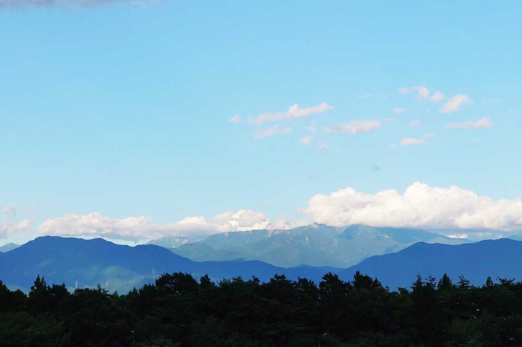 長野県-駒ケ岳SAから望む夏の木曽駒ヶ岳