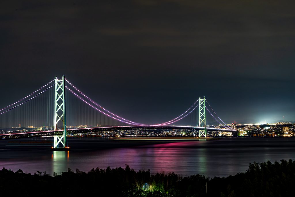 淡路SAから眺める明石海峡と神戸の夜景