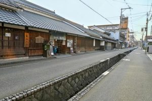 箱本館「紺屋」紺屋川（奈良県大和郡山市）